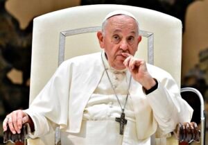 Papa Francisco en Estado Crítico