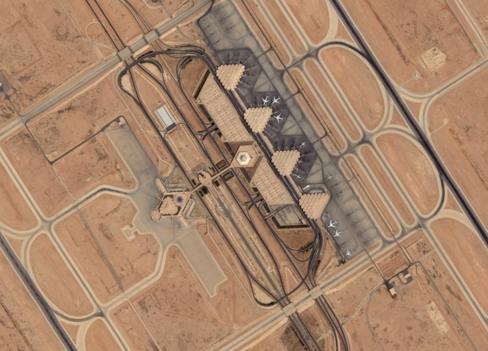 Vista aérea de las terminales del Aeropuerto Internacional Rey Khalid en Riad