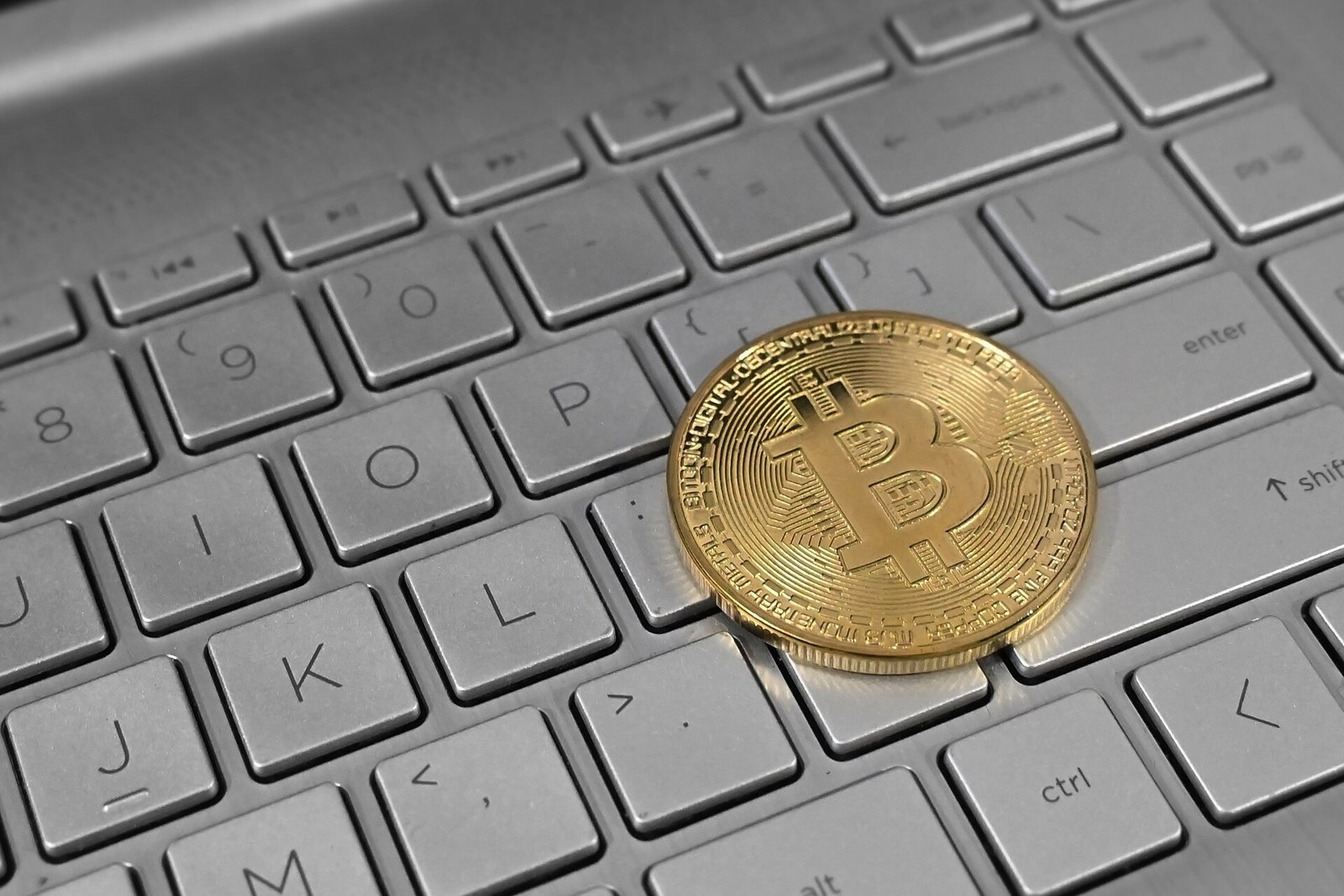 Binance congela 2,540 millones de dólares tras posible hackeo: ¿qué pasó y por qué es tendencia?