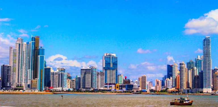 Skyline de Ciudad de Panamá desde la Cinta Costera. Foto: Ángel López / Wikimedia Commons (CC BY-SA 4.0)