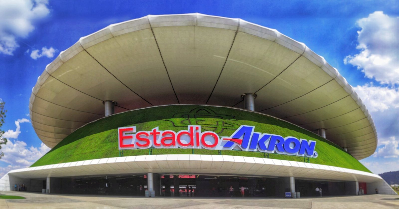 Vista exterior del Estadio Akron en Zapopan, Jalisco