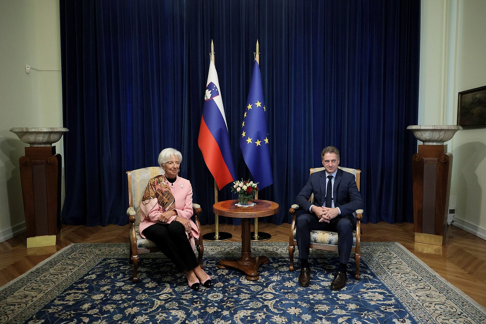 Christine Lagarde con el primer ministro de Eslovenia, Robert Golob, en Liubliana