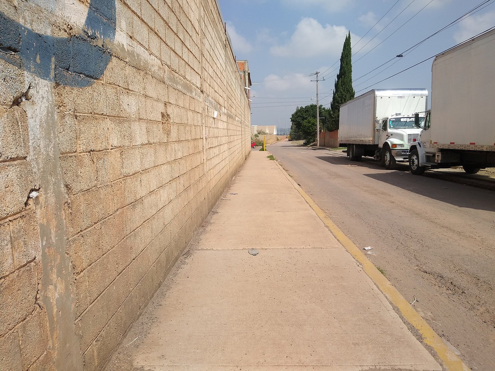 Calle dentro de un parque industrial en Tlaxcala