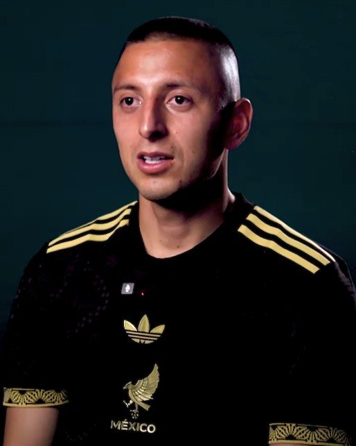 Retrato oficial de Roberto “Piojo” Alvarado con la Selección Mexicana