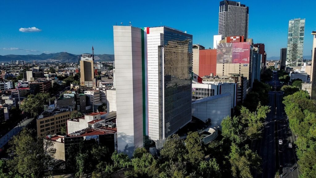Vista aérea de la sede del Senado de la República en Paseo de la Reforma