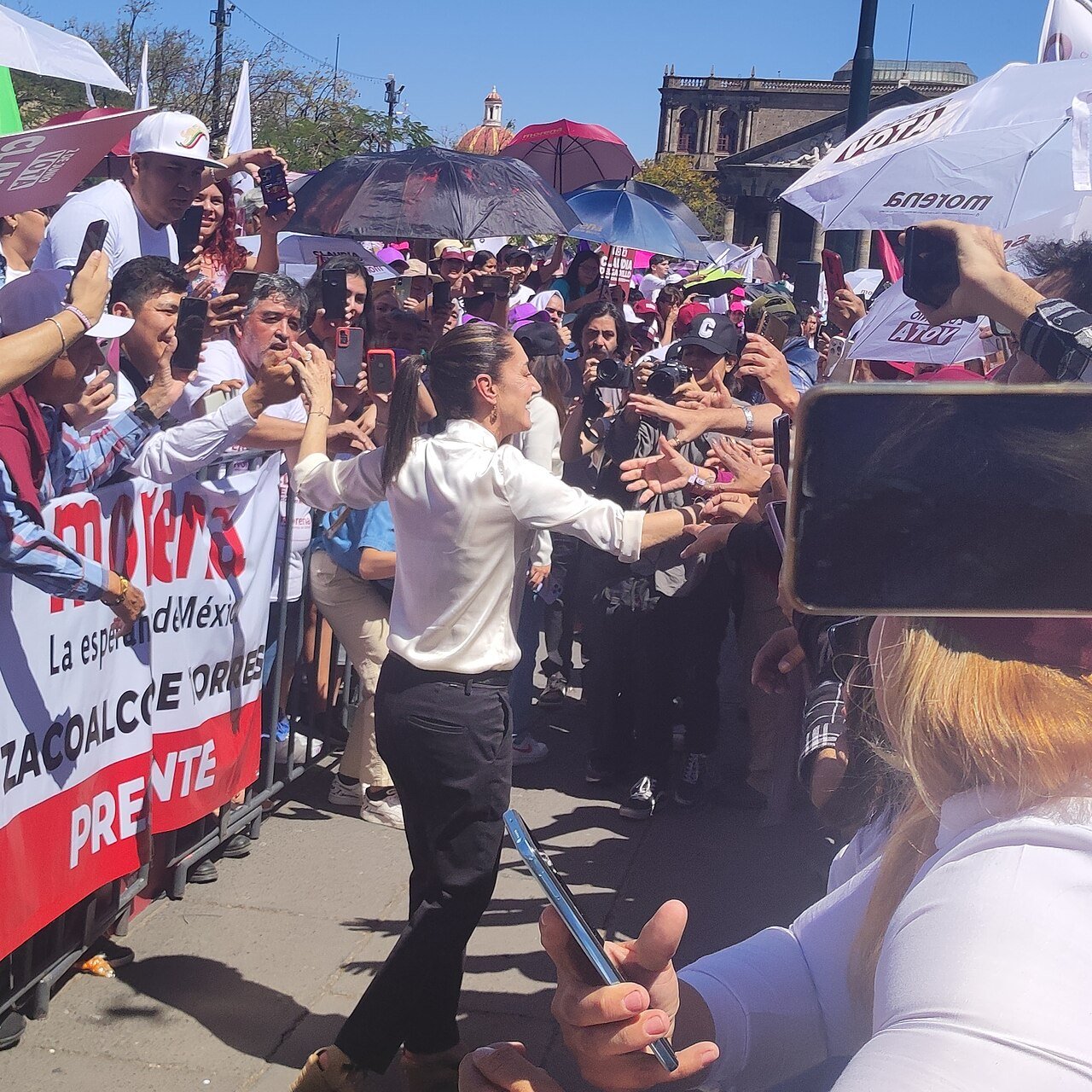 Claudia Sheinbaum durante un evento público en Guadalajara