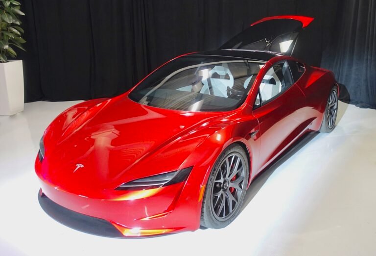 Prototipo rojo del Tesla Roadster de segunda generación