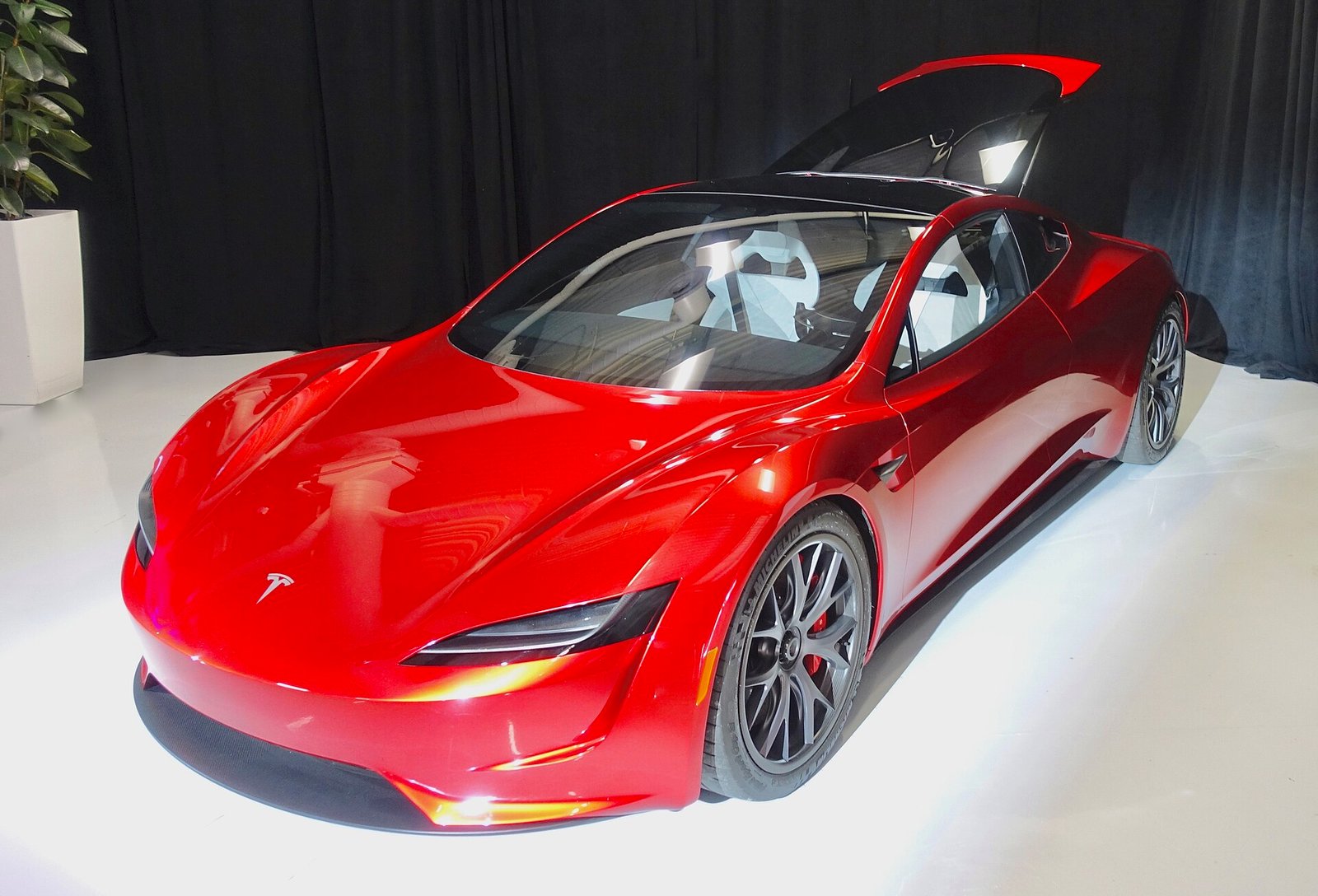 ¿Vuela o qué? Estos son los precios del Tesla Roadster en México