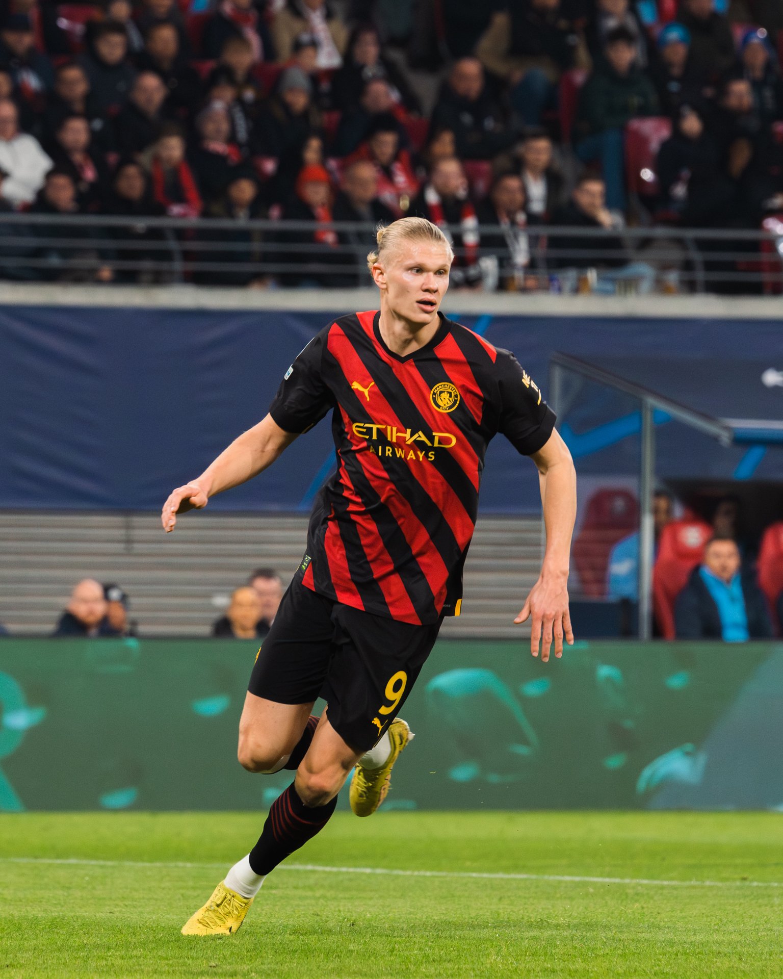 Erling Haaland celebra con la camiseta del Manchester City